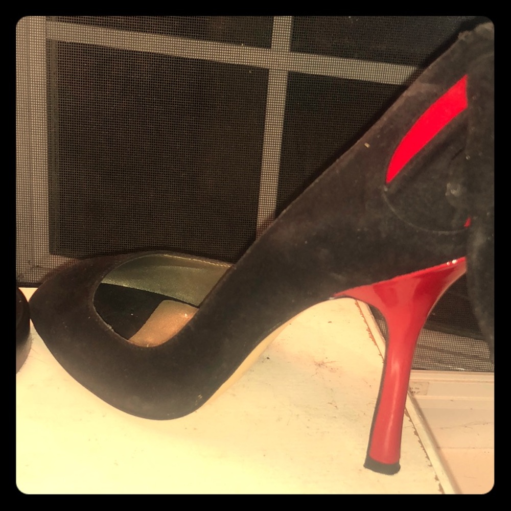 JLo 8 1/2 M high heeled shoe with bow